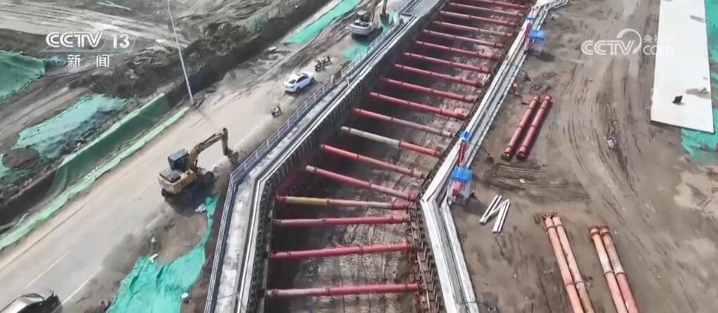 “五一”假期建設者堅守崗位保進度用勞動詮釋“最美”(圖1)