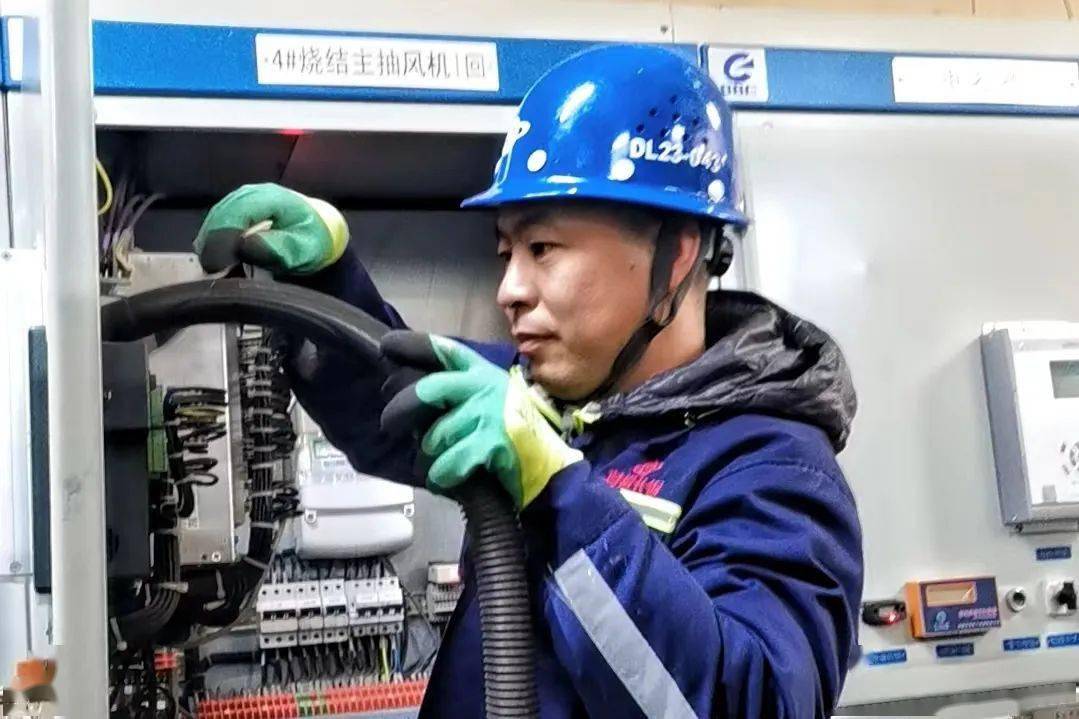 奮力沖刺首季開門紅為電氣設備做好“體檢”備戰2024年經營生產(圖2)